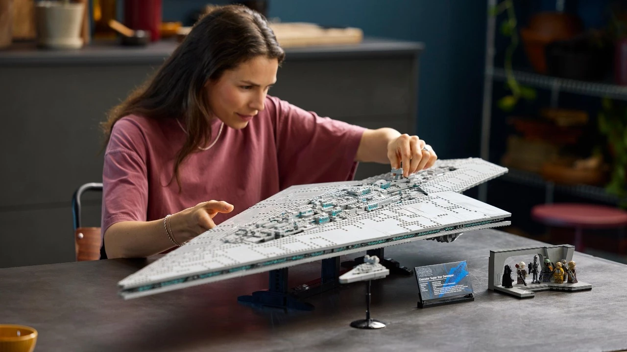 LEGO Unveils Massive 136cm Imperial Star Destroyer ‘Executor’ – Darth Vader’s Flagship Returns at $799.99